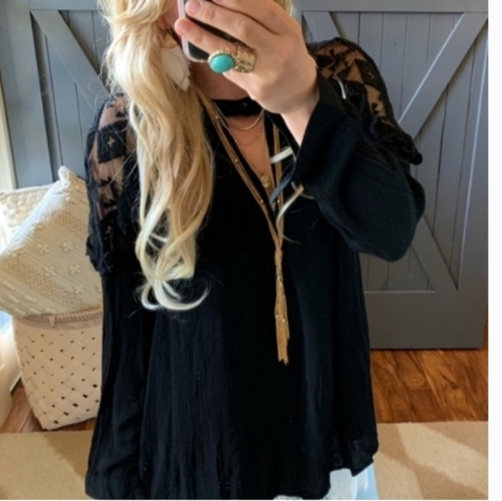 $5 Blow Out Black with Lace detail Top NWT